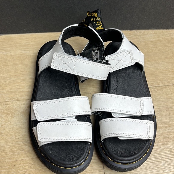 Dr. Martens Unisex-Child Klaire, SIZE 2 US - Picture 3 of 7